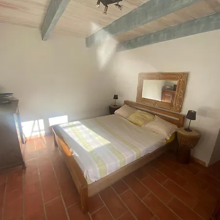 Sun Flower House * Collias