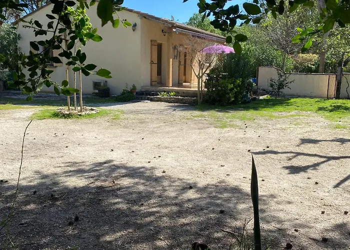 Sun Flower House Collias